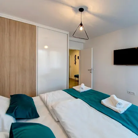 Luxury Olivia Apartment
